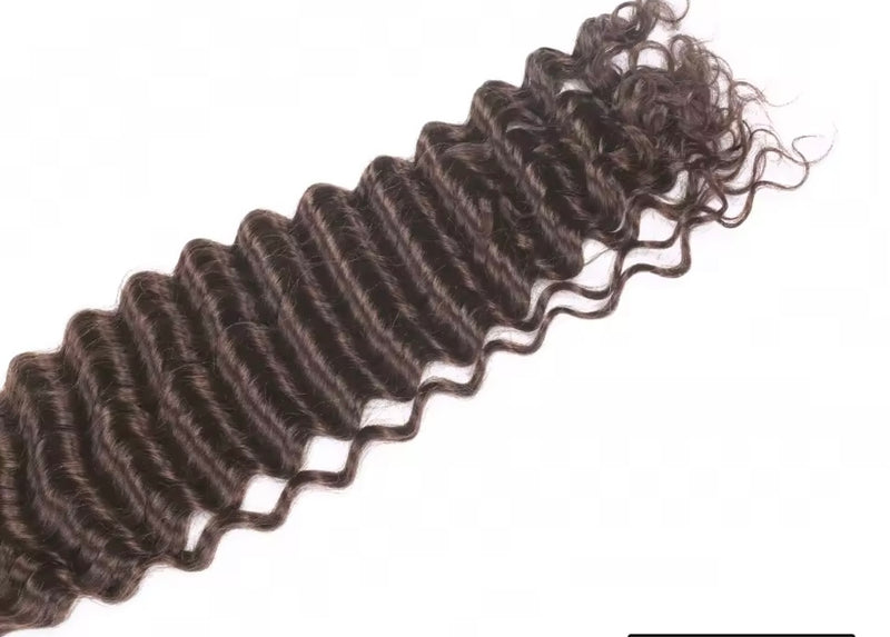Coleta rizada de pelo natural envolvente